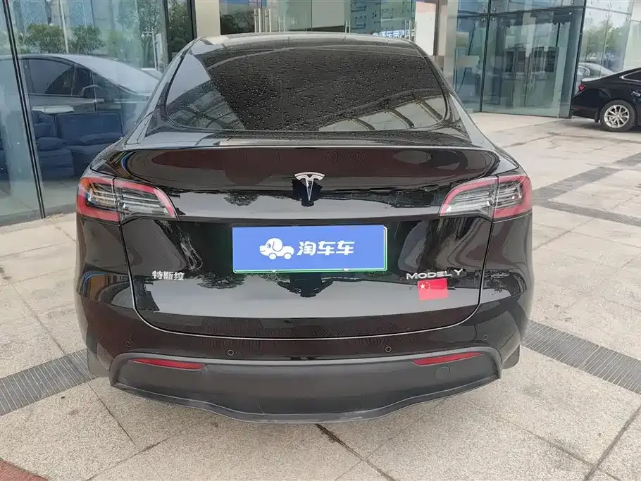 Tesla Model Y — фото 8