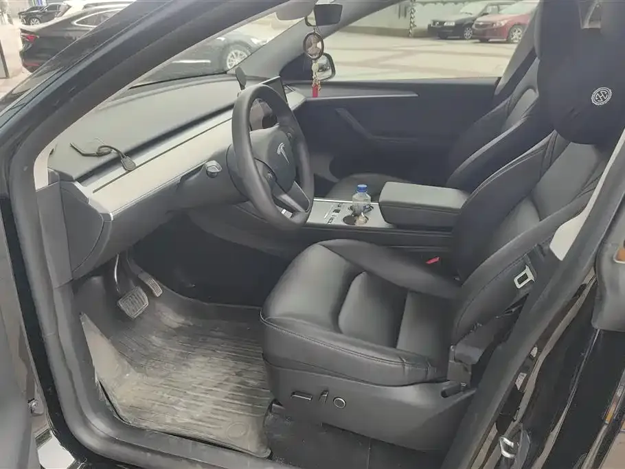 Tesla Model Y — фото 2
