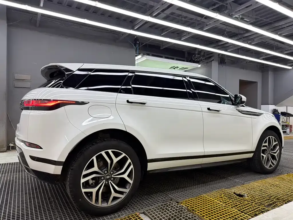 Land Rover Evoque — фото 10