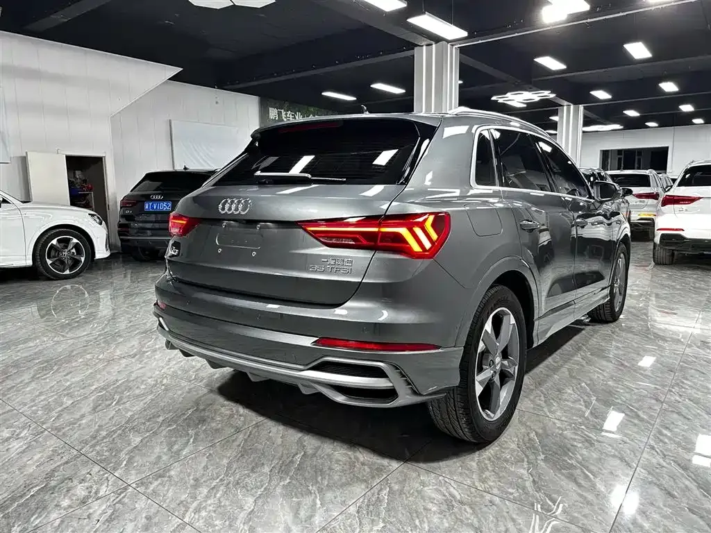 Audi Q3 — фото 10