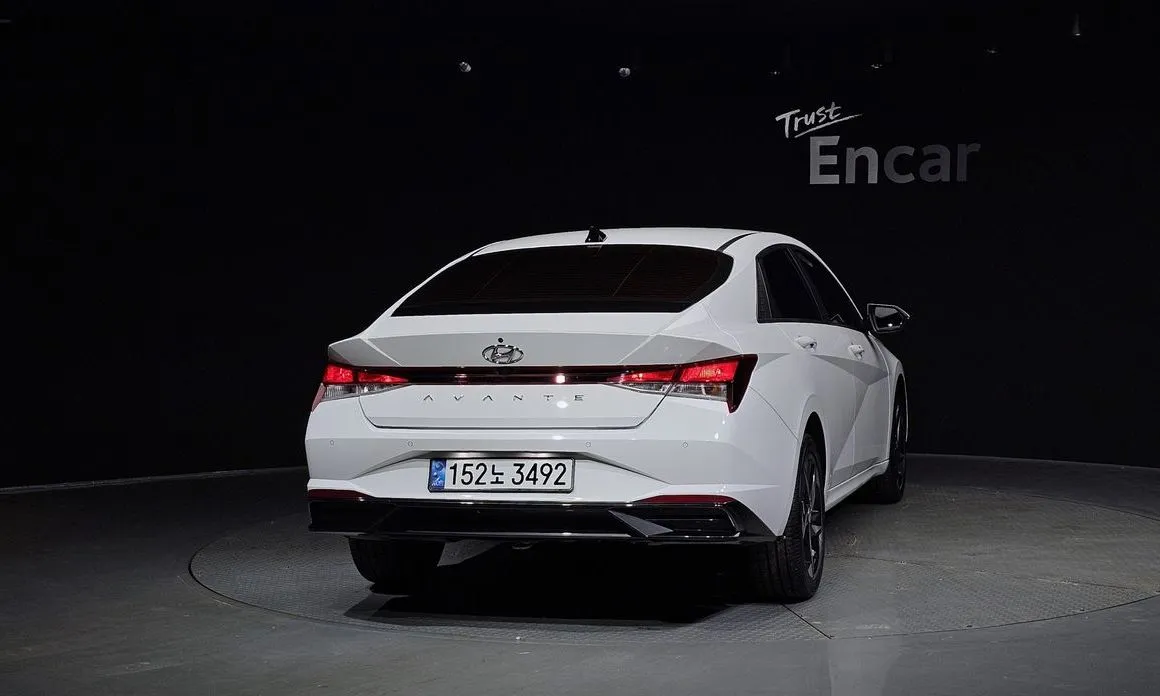 Hyundai AVANTE 2021 из KR, фото 2