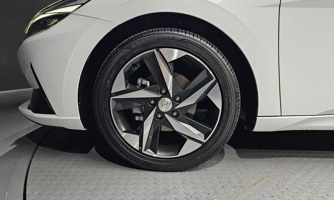 Hyundai AVANTE 2021 из KR, фото 4