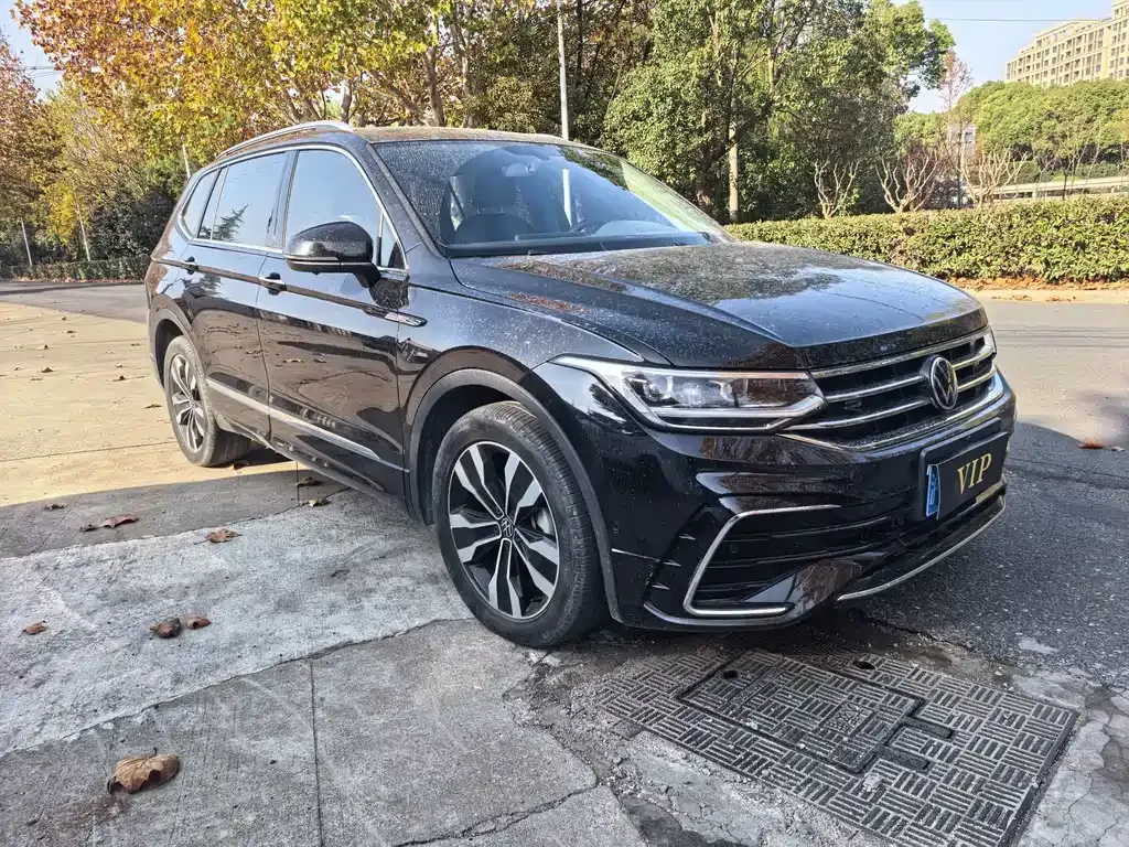 Volkswagen Tiguan L — фото 6