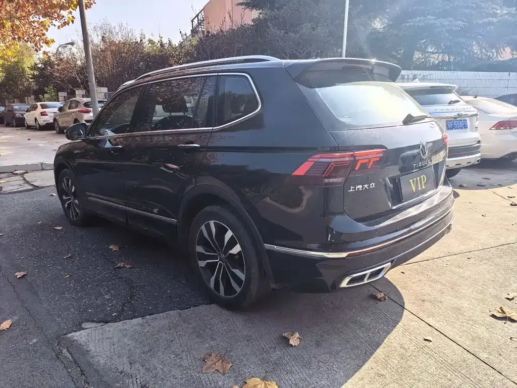 Volkswagen Tiguan L — фото 2