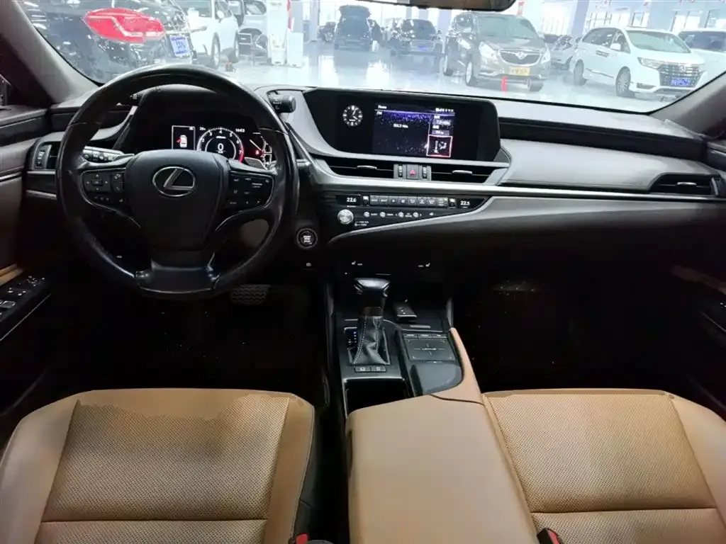 Lexus ES — фото 10