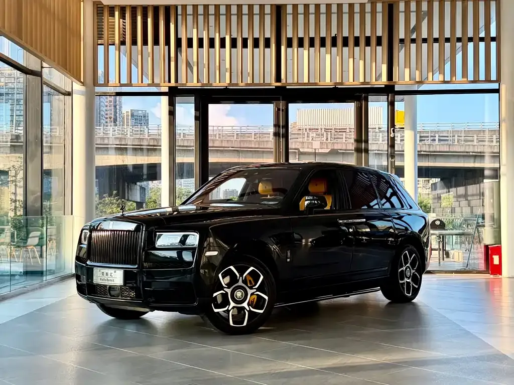 Rolls-Royce Cullinan — фото 1
