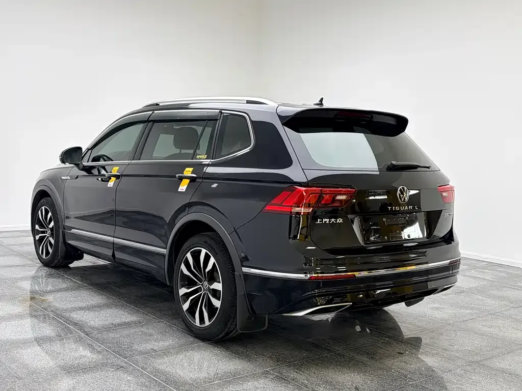 Volkswagen Tiguan L — фото 10