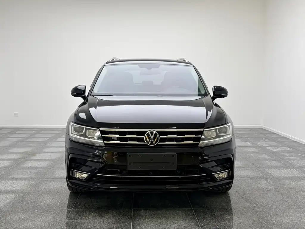 Volkswagen Tiguan L — фото 3