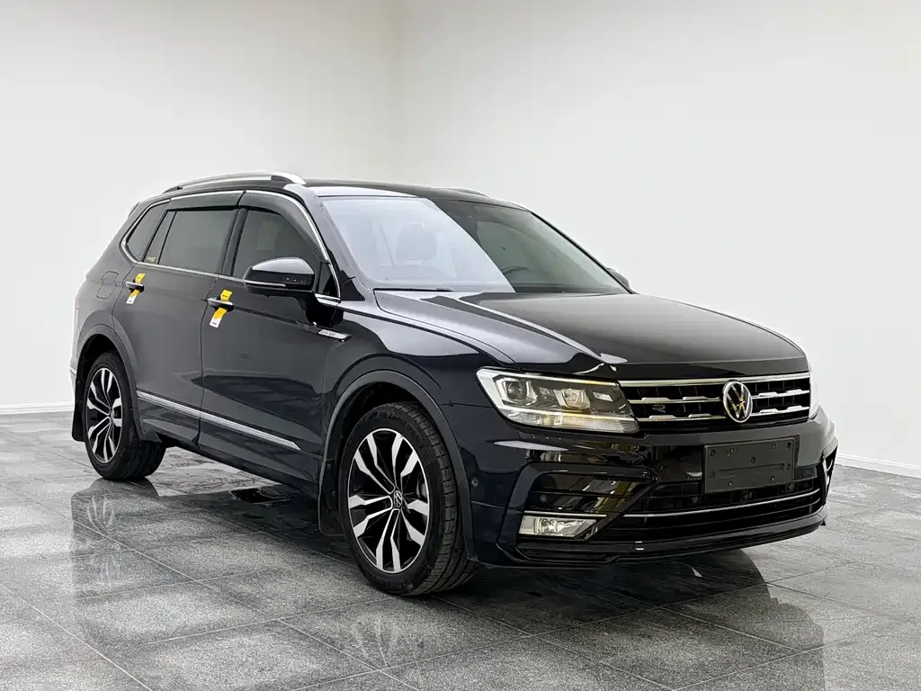 Volkswagen Tiguan L — фото 8