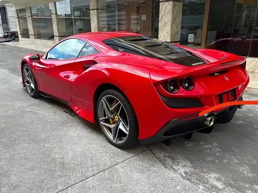 Ferrari F8 — фото 4