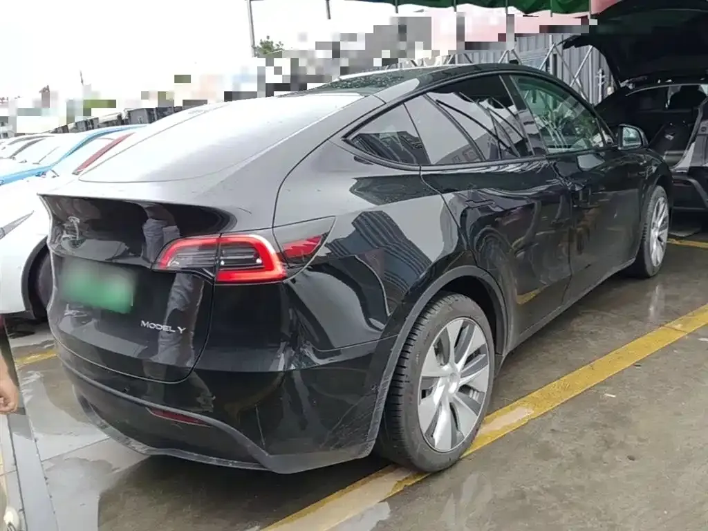 Tesla Model Y — фото 5