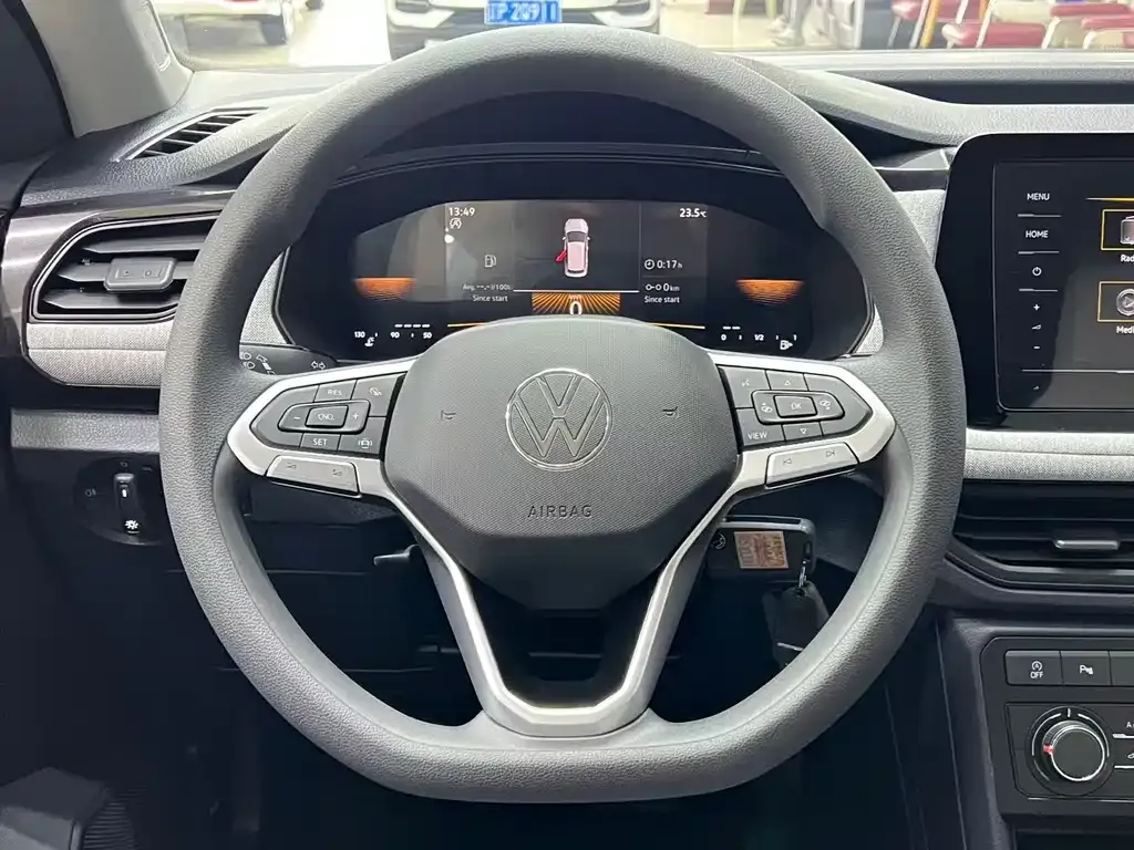 Volkswagen Tharu — фото 10