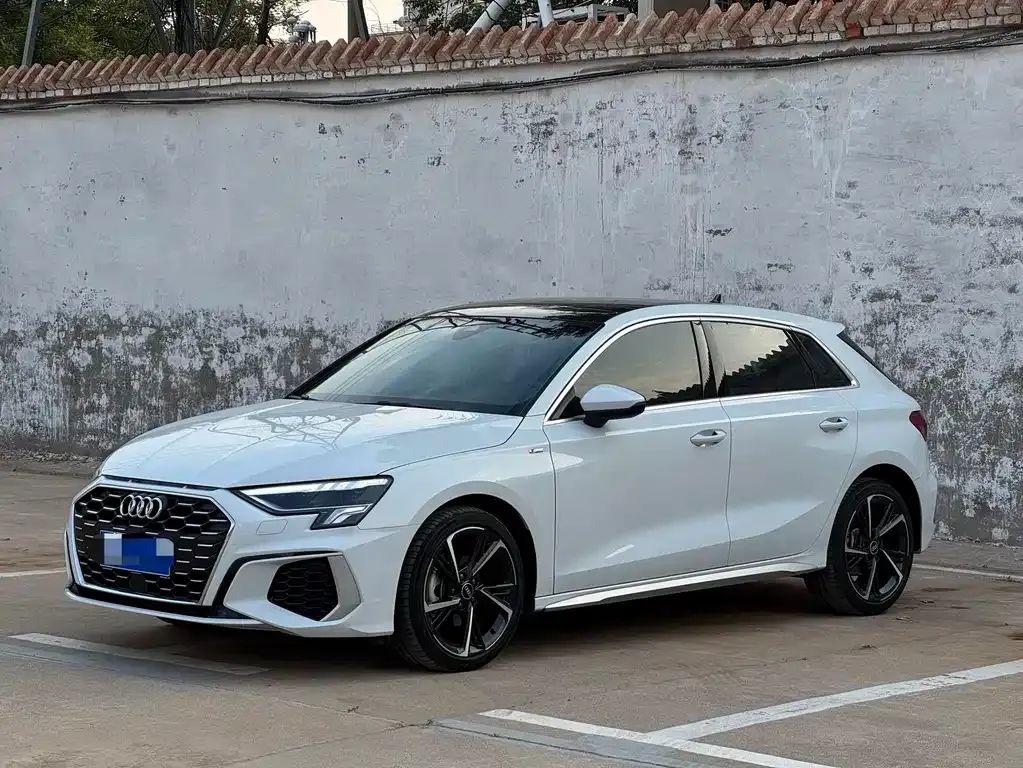 Audi A3 — фото 1