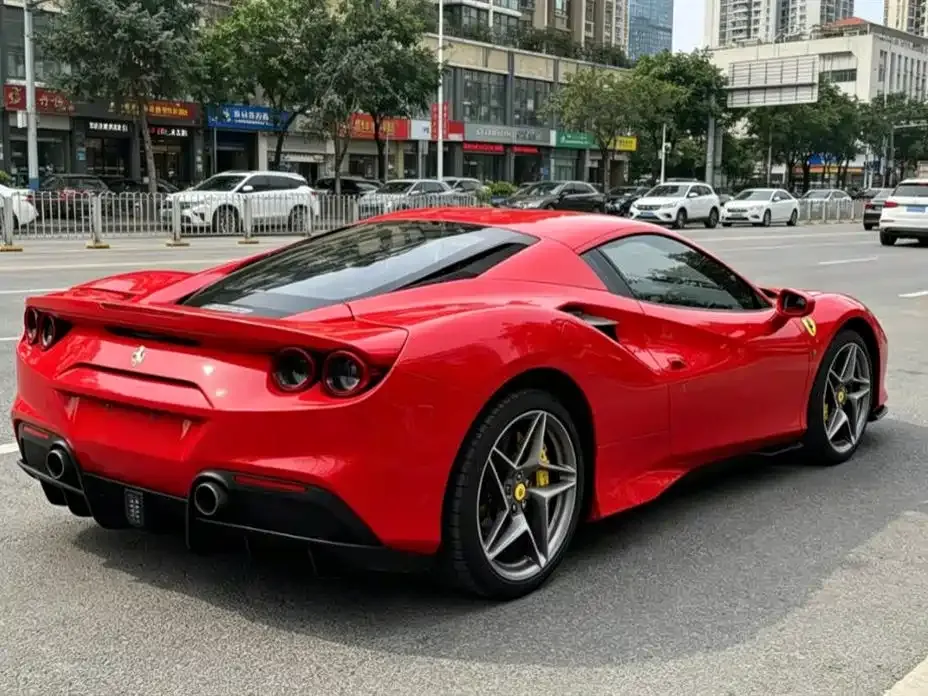 Ferrari F8 — фото 3
