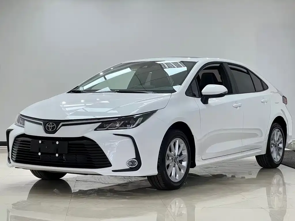 Toyota Corolla — фото 1