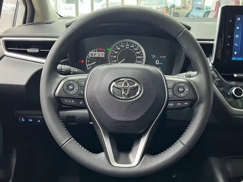 Toyota Corolla — фото 9