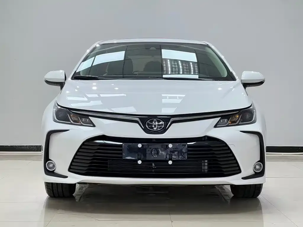 Toyota Corolla — фото 5