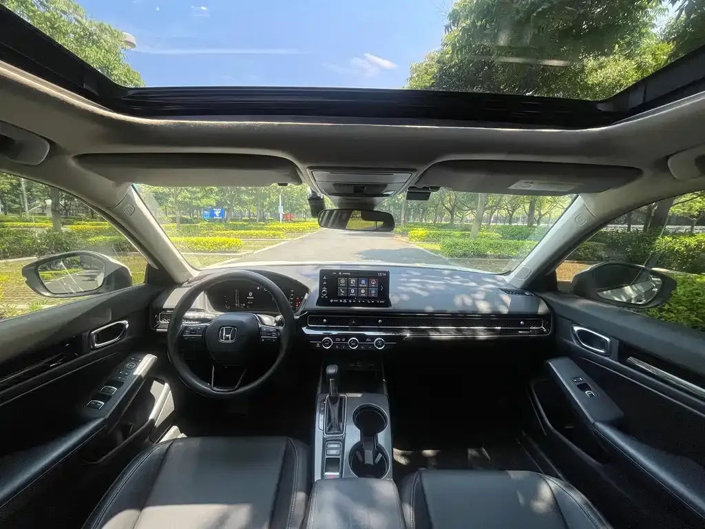Honda Civic 2022 из CN, фото 2