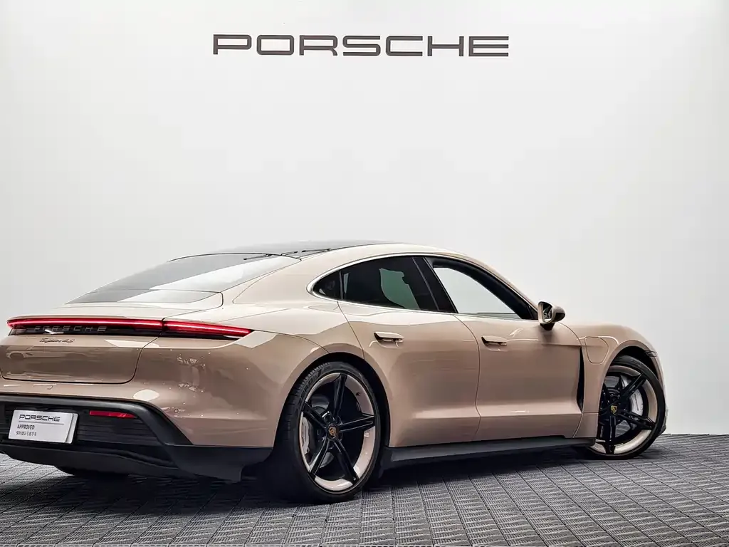 Porsche Taycan — фото 5