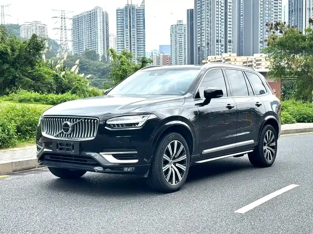 Volvo XC90 — фото 1