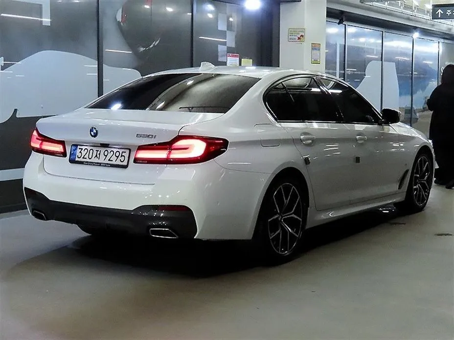 BMW 5-Series — фото 10