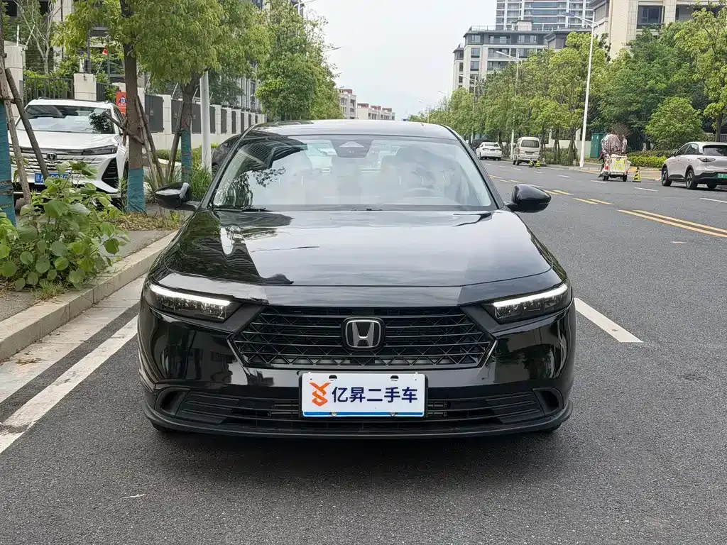Honda Accord — фото 9