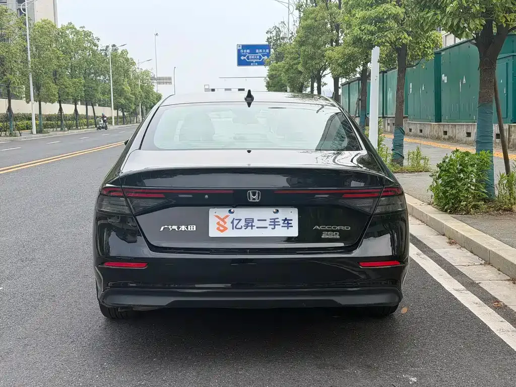 Honda Accord — фото 6