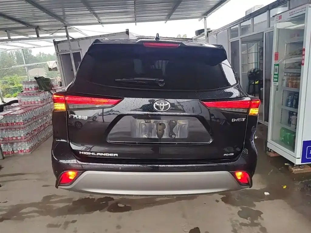Toyota Highlander — фото 8