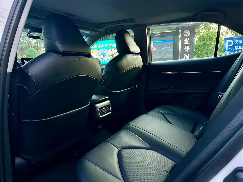 Toyota Camry 2024 из CN, фото 5