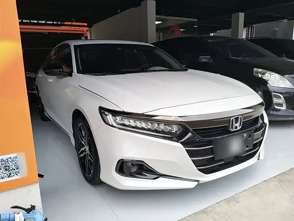 Honda Accord — фото 8