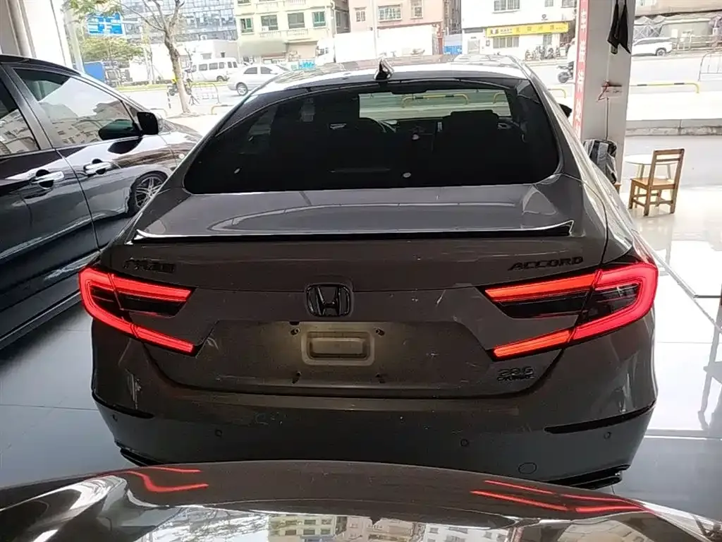 Honda Accord — фото 3