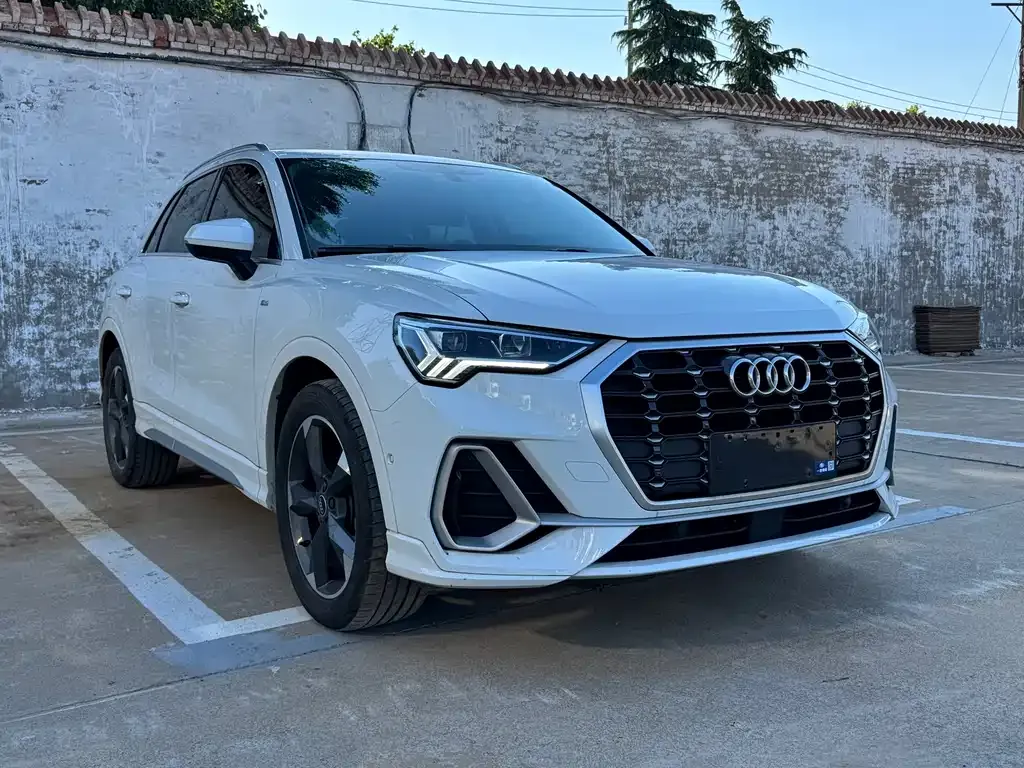 Audi Q3 — фото 8