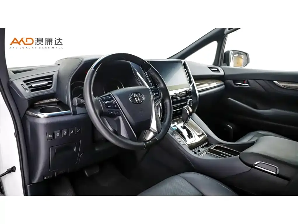 Toyota Alphard — фото 6