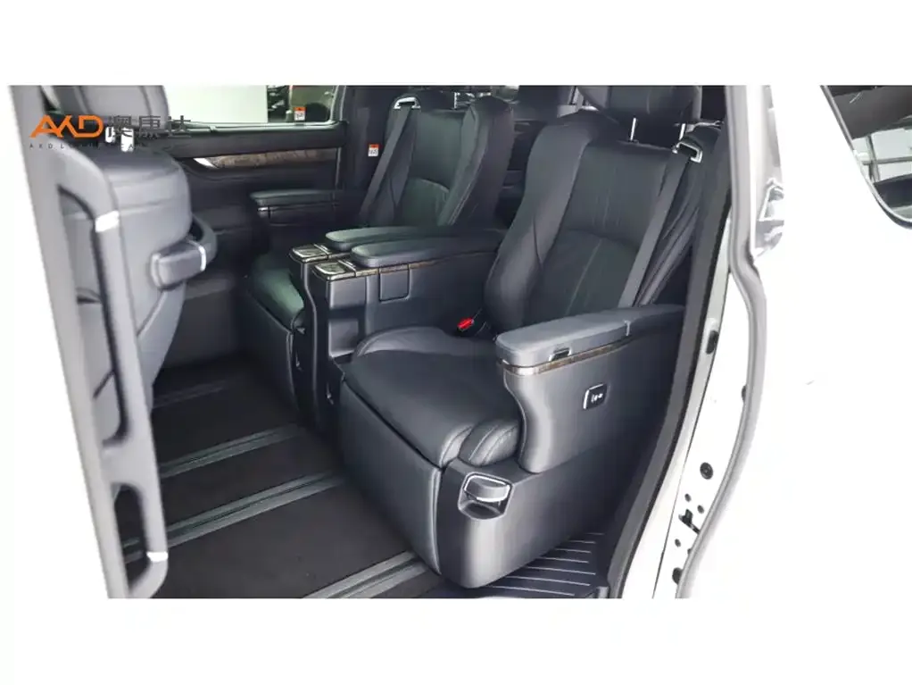 Toyota Alphard — фото 10