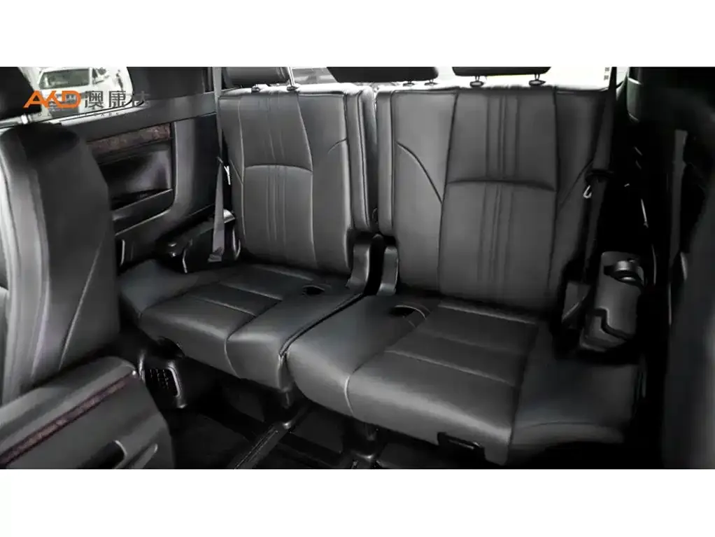 Toyota Alphard — фото 8