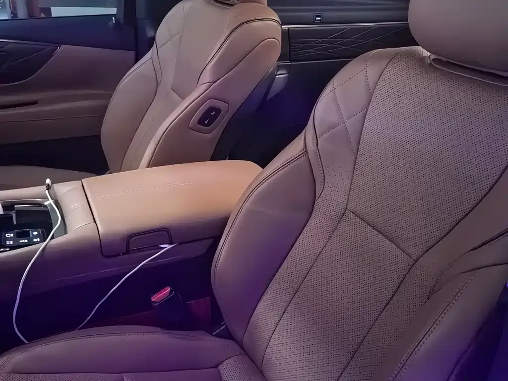 Toyota Vellfire — фото 8