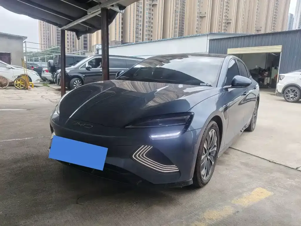 BYD Seal — фото 1