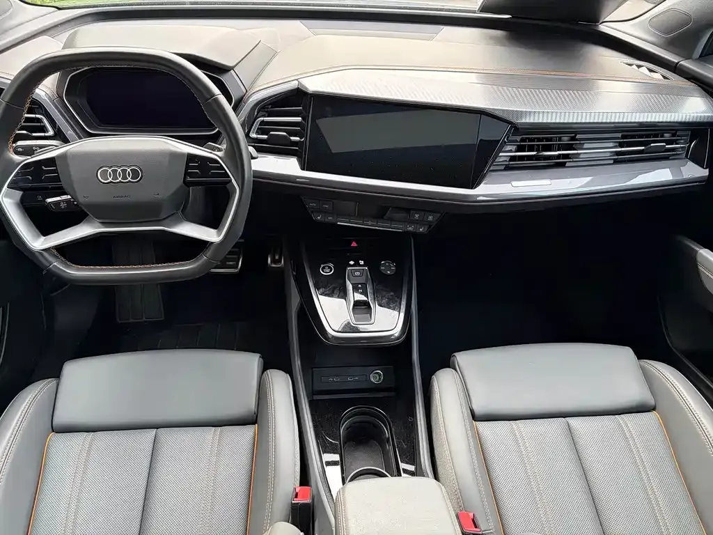 Audi Q4 e-tron — фото 4