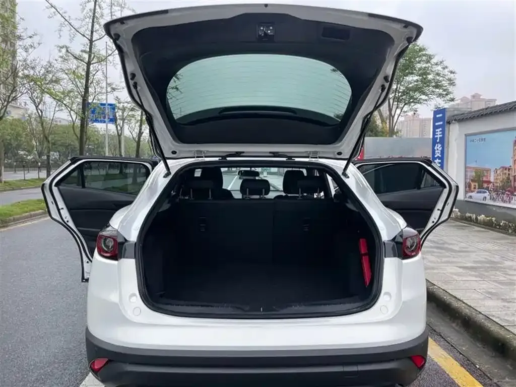 Mazda CX-4 — фото 10