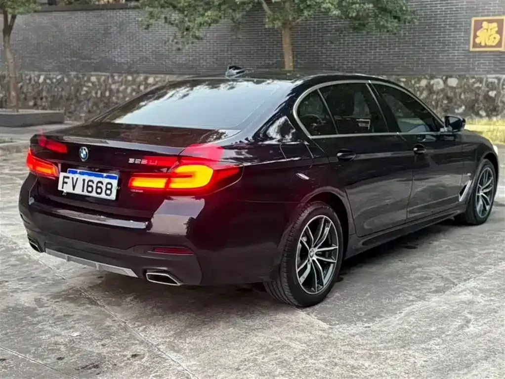 BMW 5 Series — фото 9