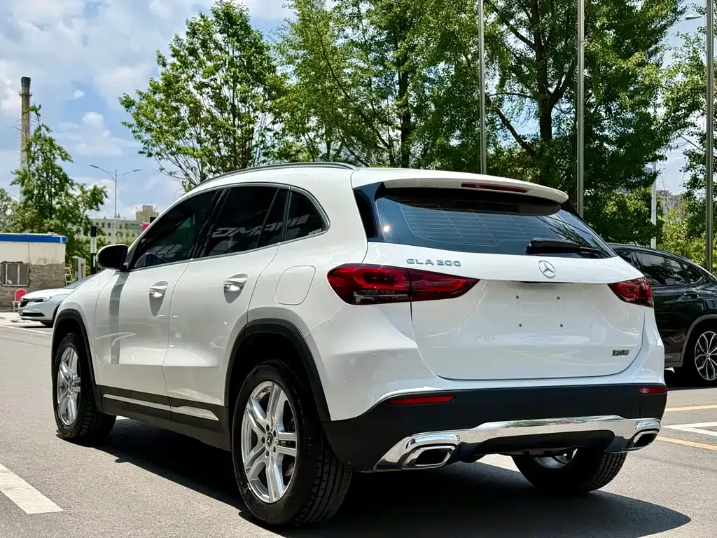 Mercedes-Benz GLA — фото 9
