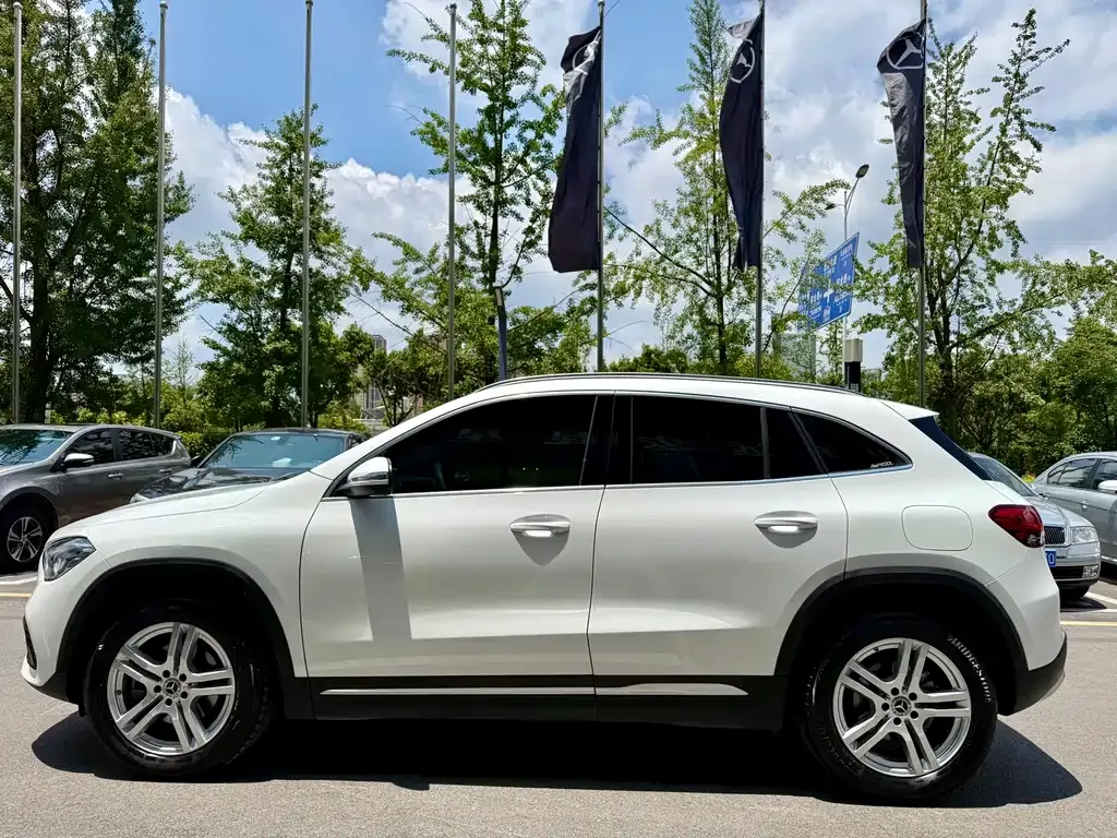 Mercedes-Benz GLA — фото 10