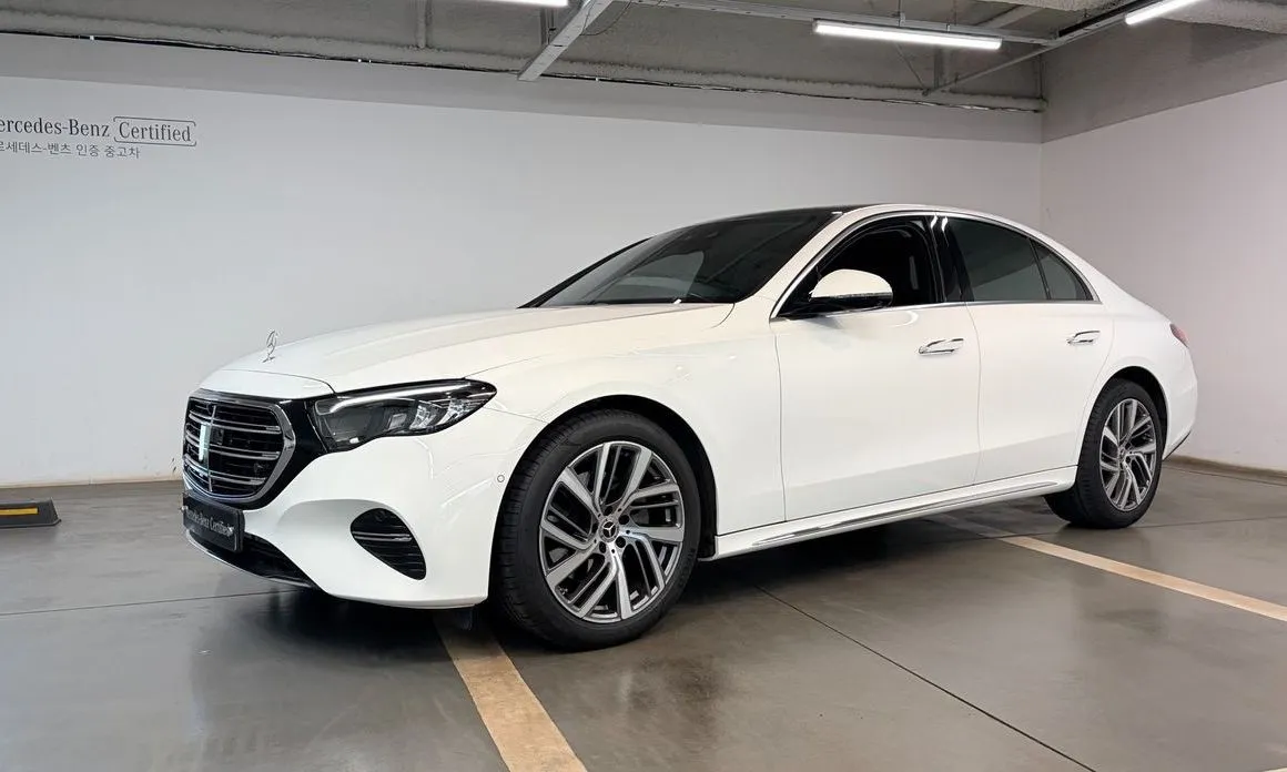 Mercedes-Benz E-Class — фото 1