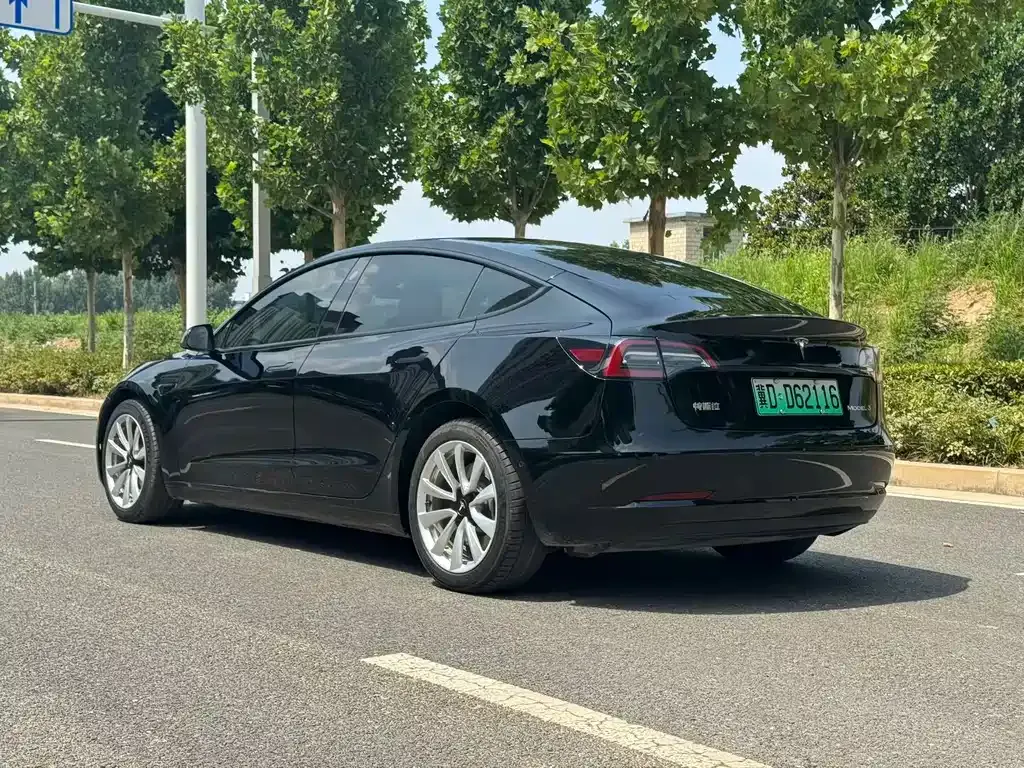 Tesla Model 3 — фото 9