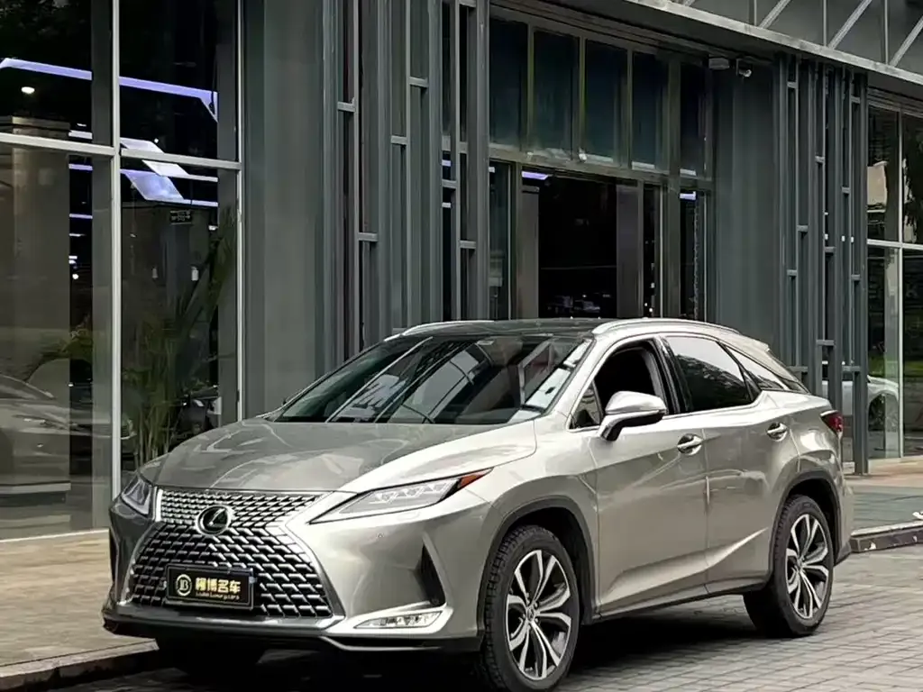 Lexus RX — фото 1