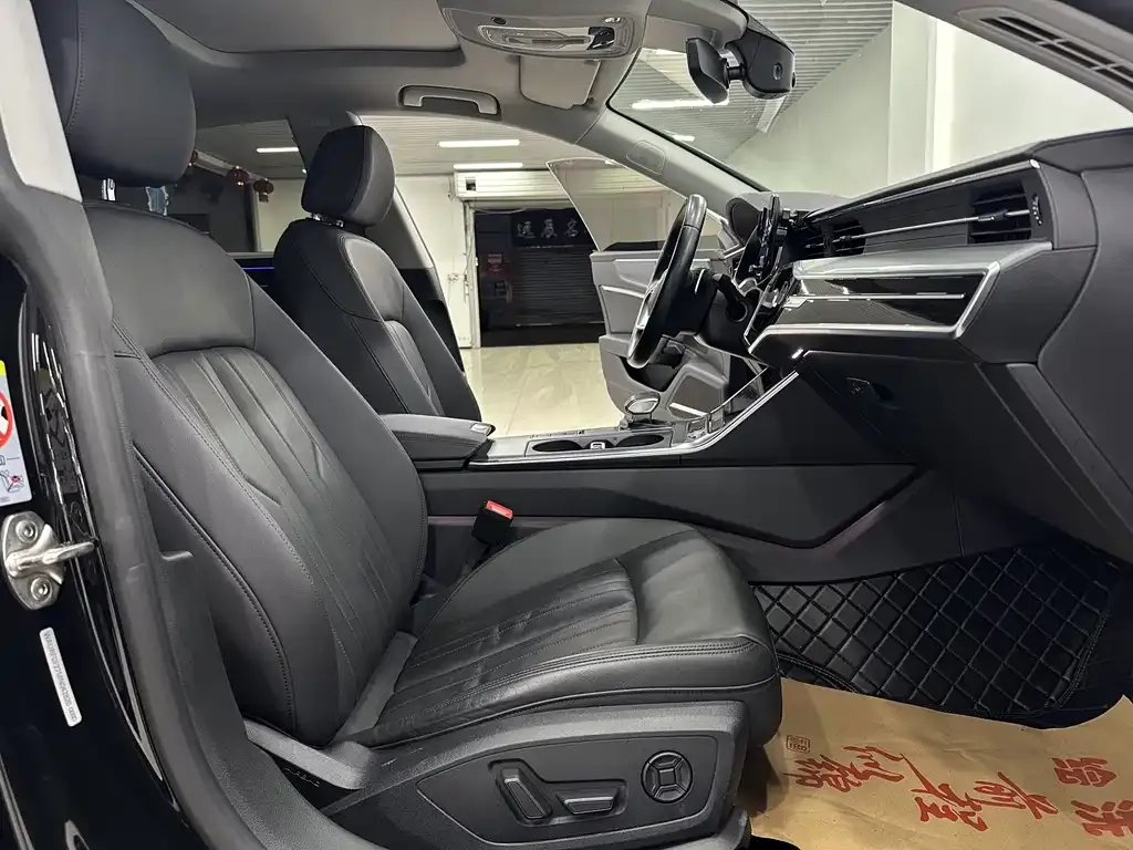 Audi A7 2021 из CN, фото 10