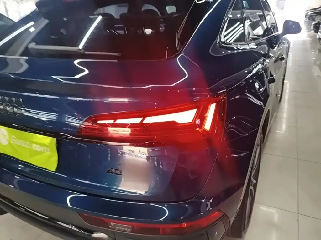 Audi Q5L Sportback — фото 5