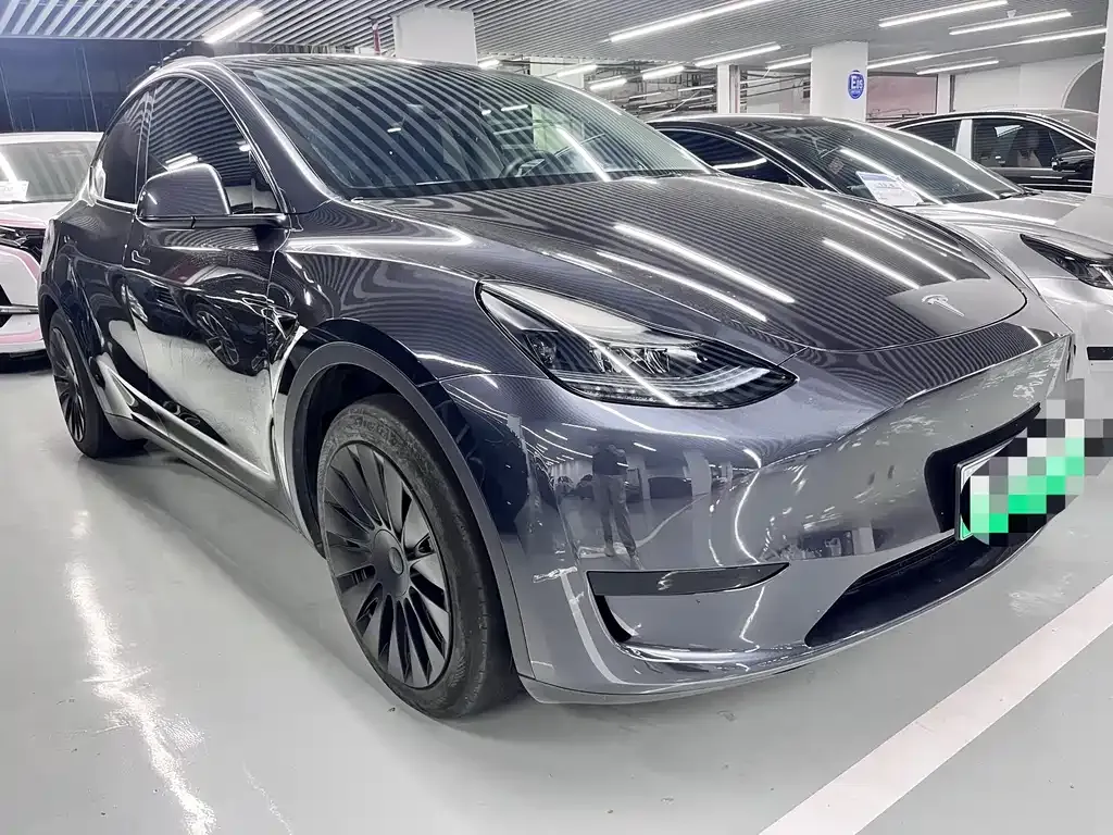Tesla Model Y — фото 9