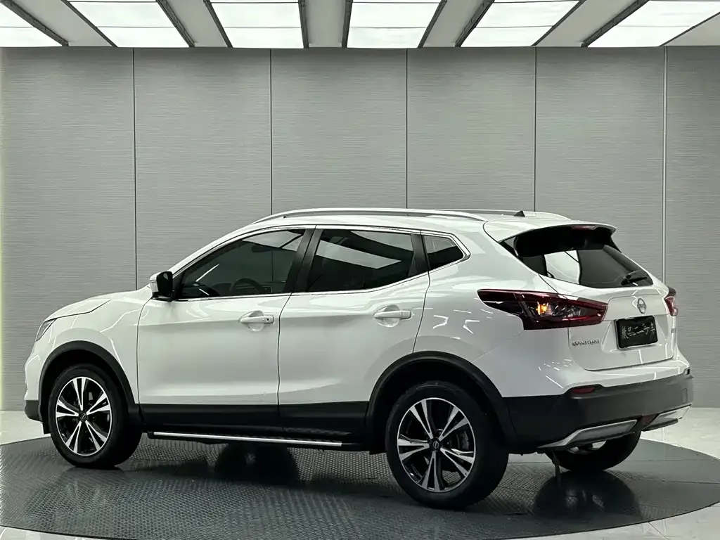 Nissan Qashqai — фото 2
