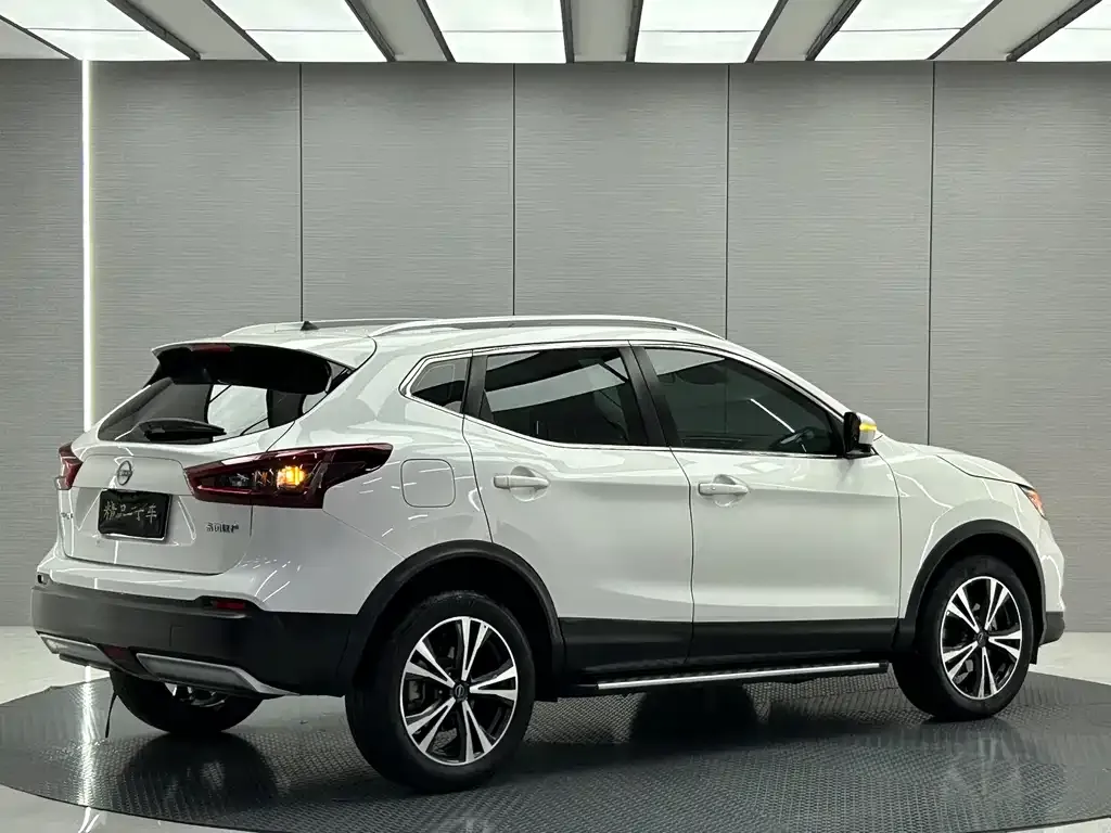 Nissan Qashqai — фото 5